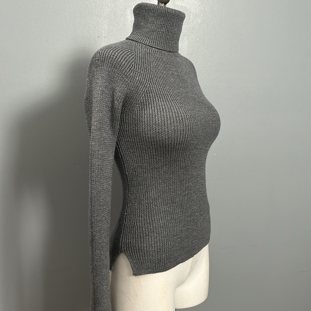 Theory Gray Wool Turtleneck Soft Long Sleeve Swea… - image 5
